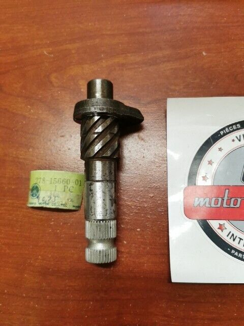 NOS Yamaha DS7 R5 RD250 RD350 KICK AXLE 278-15660-01-00 SUB 278-15660-00-00 Y122