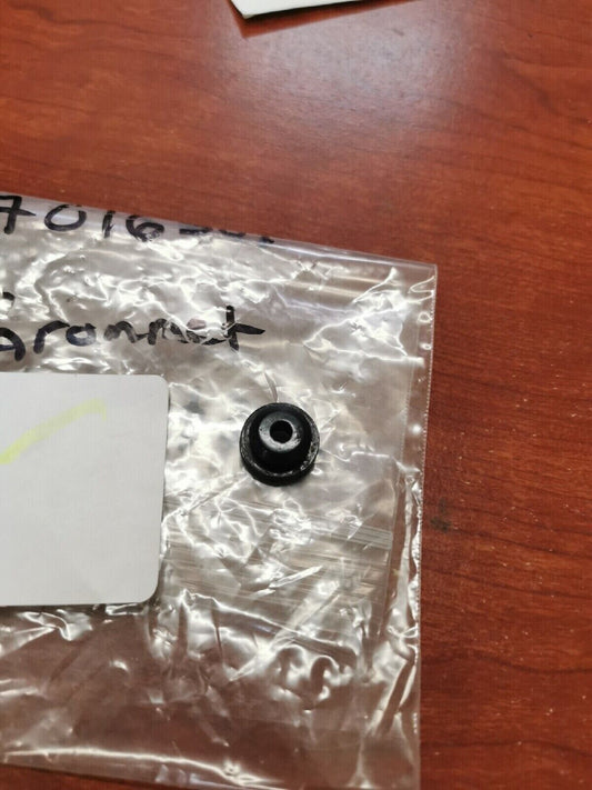 NOS KTM GROMMET 537016501 KT4