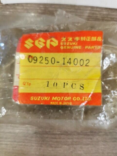 NEW NOS SUZUKI TS75 TC100 TC100 AC50 RM100 CARBURETOR PLUG 09250-14002 S38