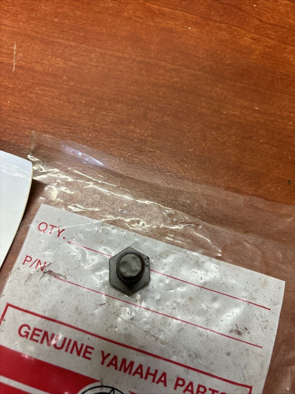 NOS Yamaha BOLT 806-17647-00-00 SUB 90109-10080-00 Y178