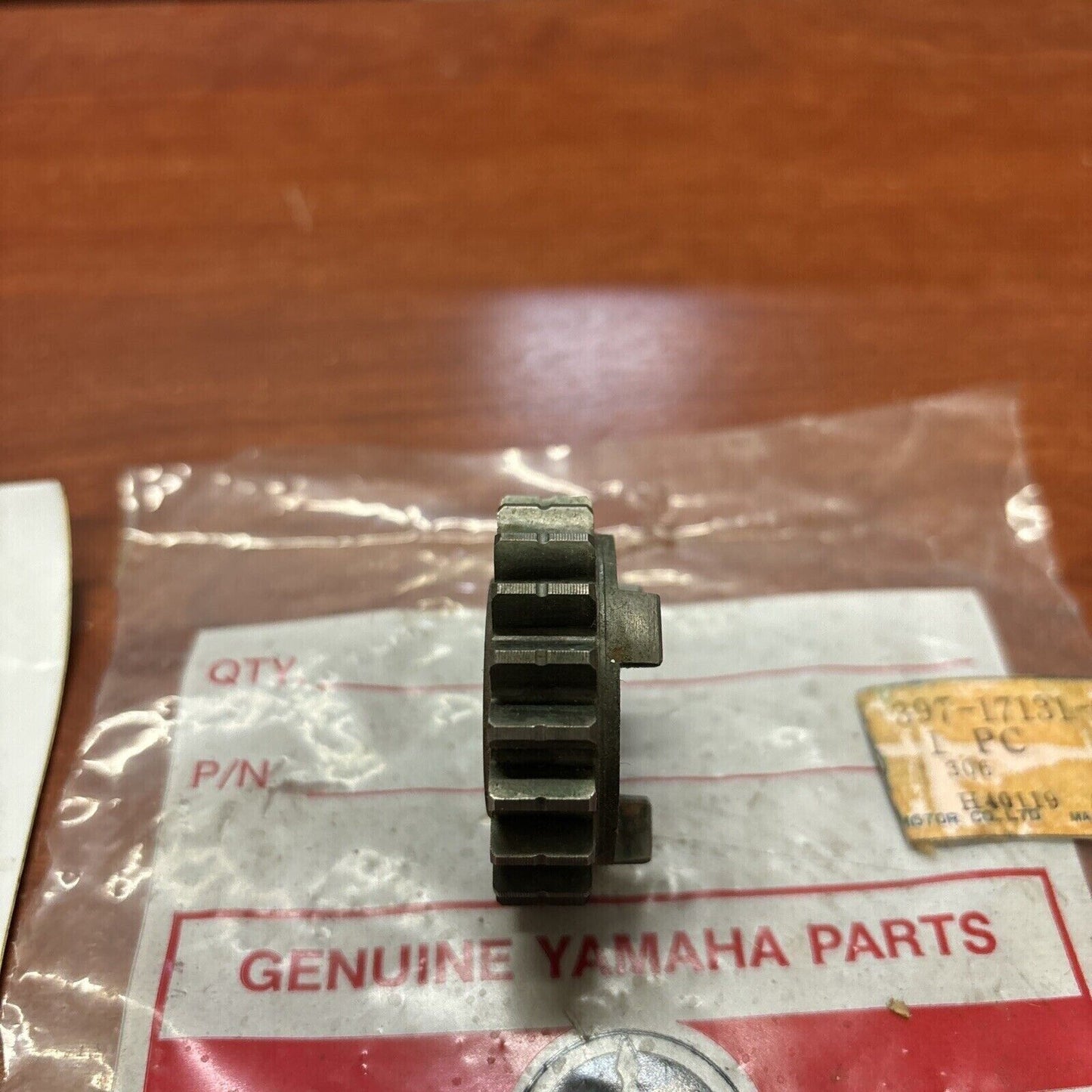 NOS Yamaha 1974 - 1976 RD200 3RD PINION GEAR 397-17131-00-00 Y172
