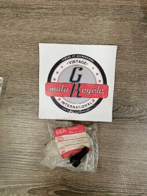 NOS SUZUKI GS700E GSX750ES GV1200GLF 1985 BOLT 10X25 07110-10255 S46