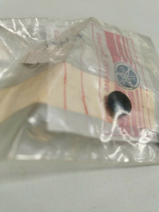 NOS Yamaha BOLT CAP 341-23469-00-00 Y1