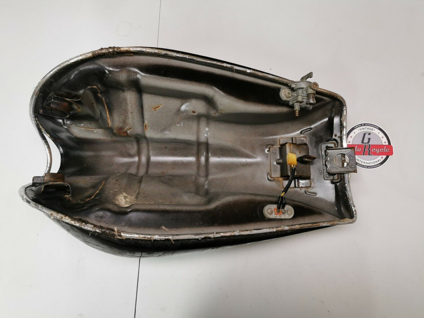 Kawasaki KZ550 LTD 1982 fuel tank gas petrol reservoir 2