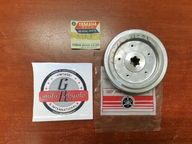 NOS Yamaha AT1 AT2 AT3 CS3 CT1 CT2 CT3 DT125 CLUTCH BOSS 174-16371-01-00 Y161