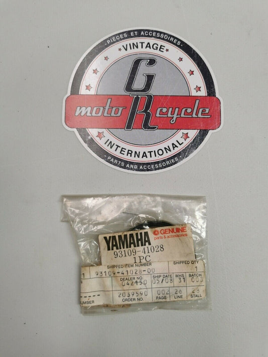 NOS Yamaha CV80 CV50 OIL SEAL, SDO-TYPE 93109-41028-00 Y4