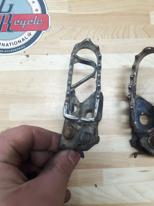 Yamaha YZ250 1989 footpeg foot peg rest step footrest left right 3LD-27411-10-00