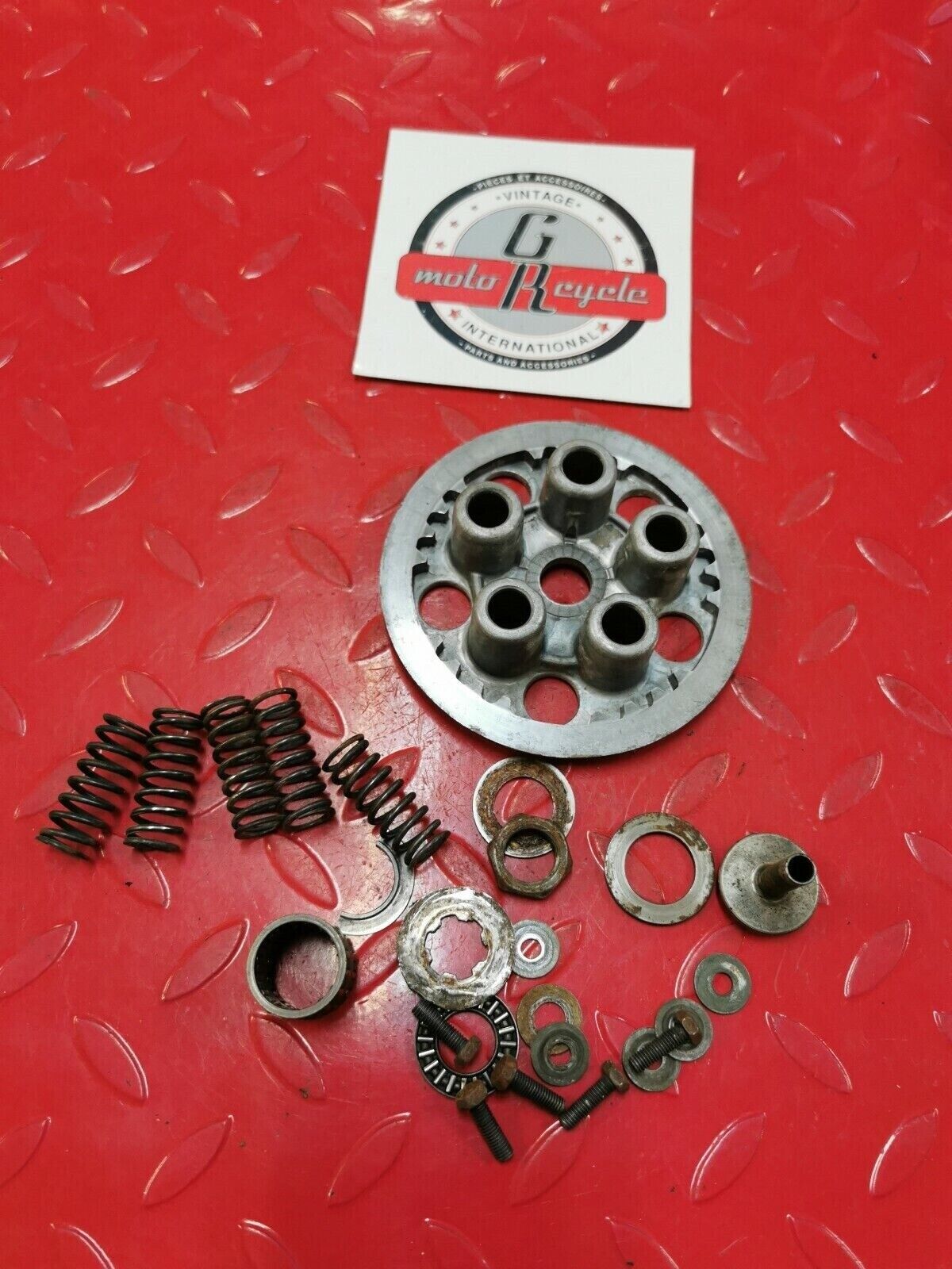 Suzuki RM125 1982 clutch parts pressure plate