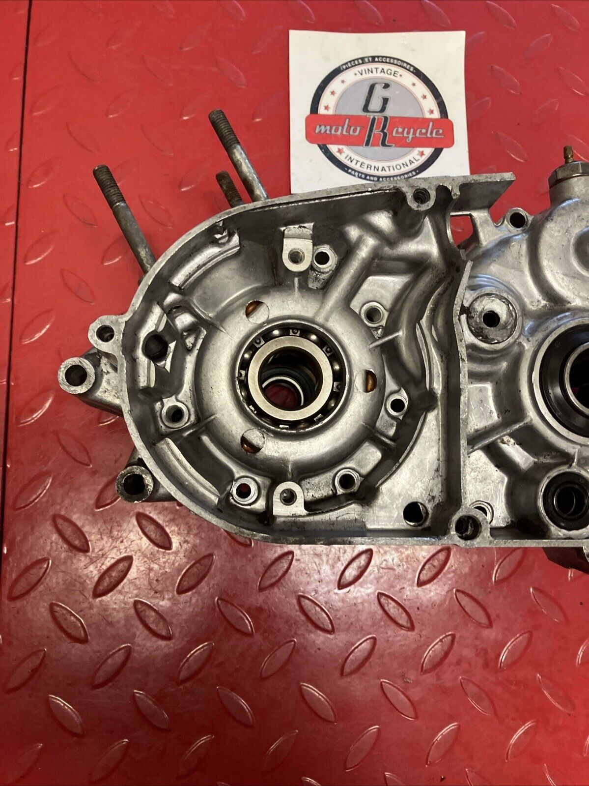 Suzuki TC125 1975 crankcase set left right crank case