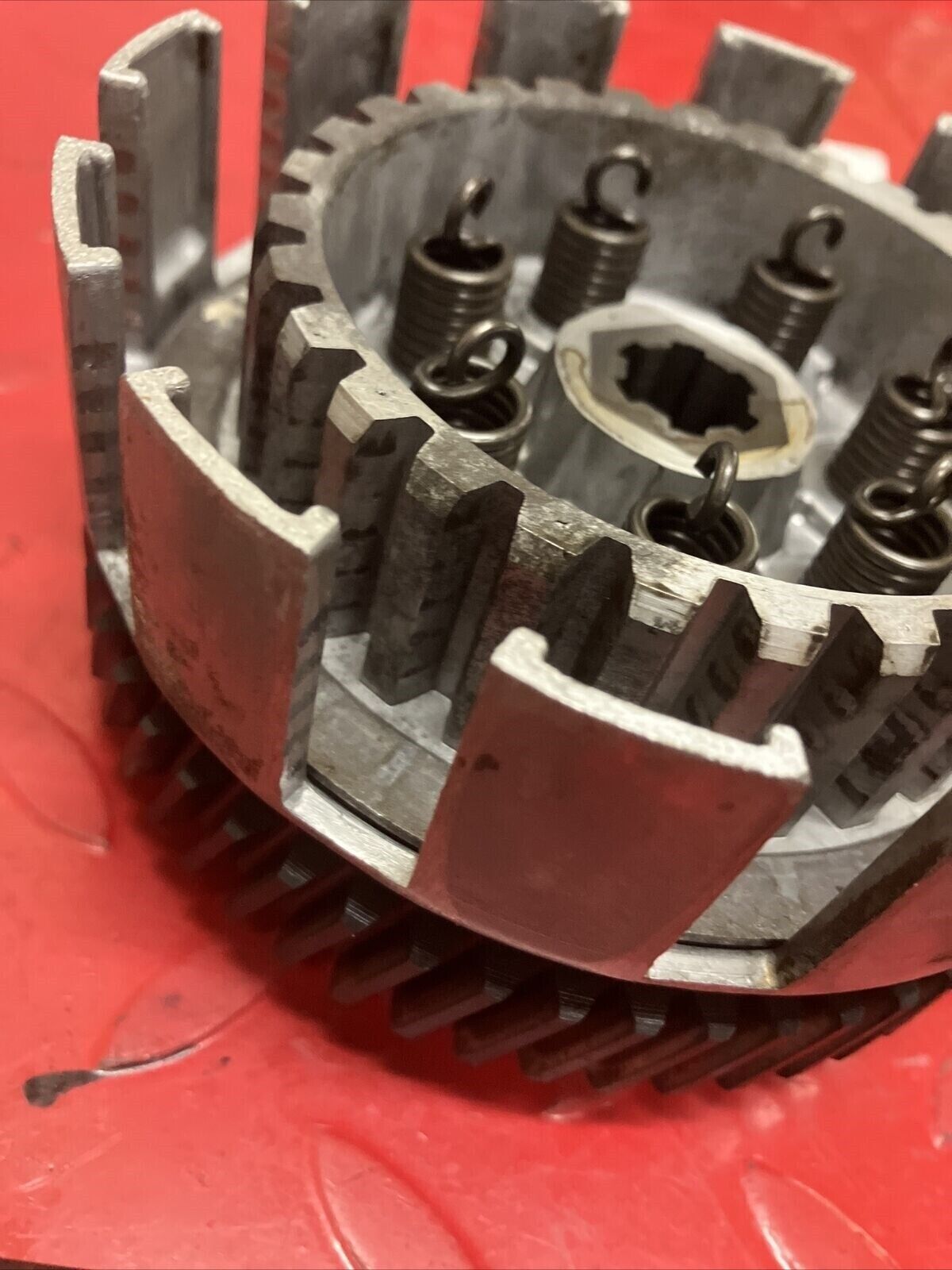 Suzuki RV125 1975 clutch basket hub pressure plate assembly