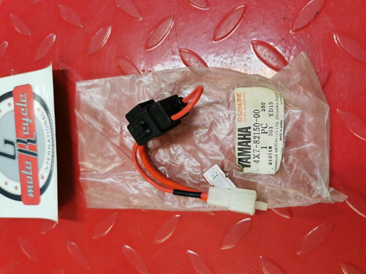 NOS Yamaha XV700 XV750 XV900 VIRAGO FUSE HOLDER ASSEMBLY 4X7-82150-00-00 Y19