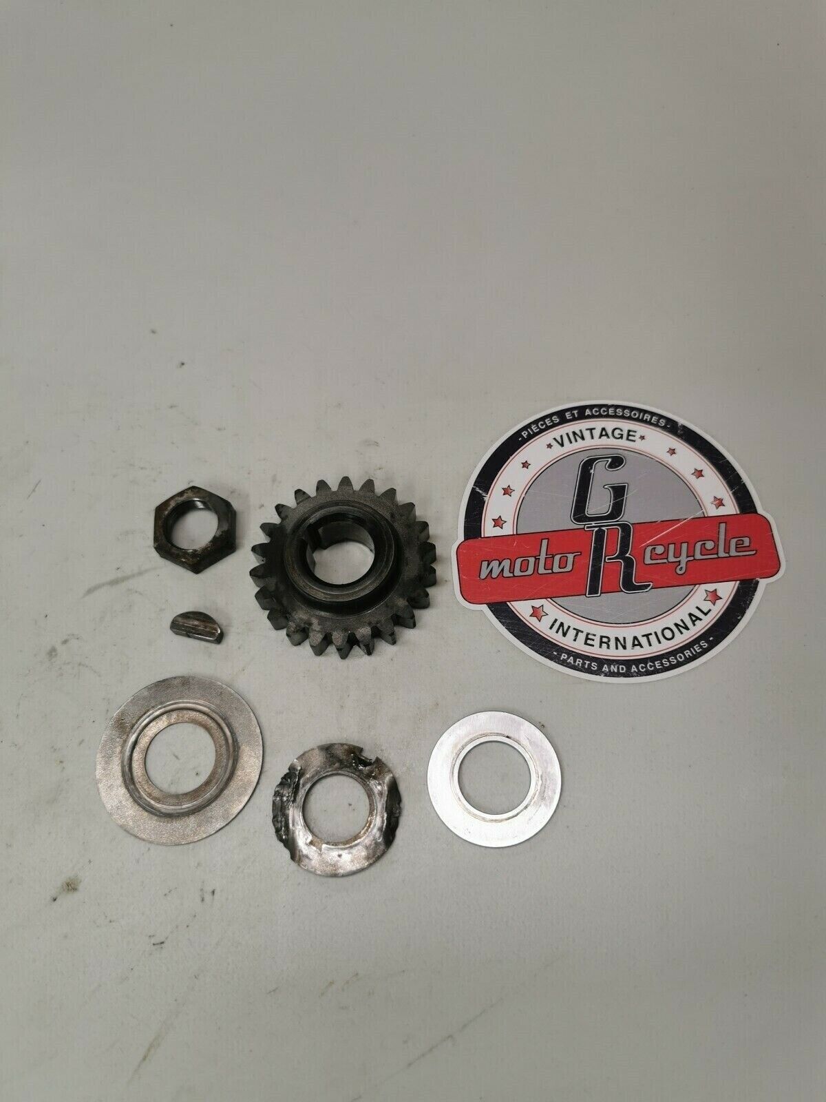 Suzuki RM250 1976 crankshaft primary drive gear 1977 1978