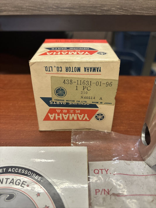 NOS Yamaha DT250 TY250 PISTON STD 0.96 438-11631-01-96 SUB 438-11631-02-96 Y175