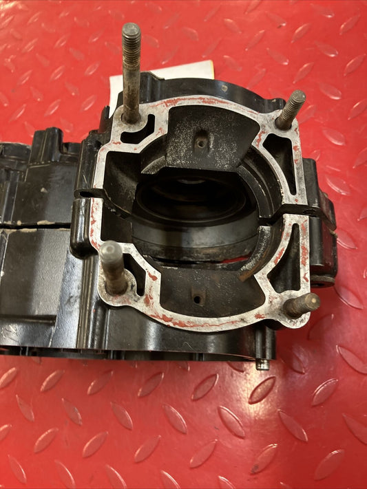 Kawasaki KDX200 1987 crankcase crank case left right 1986