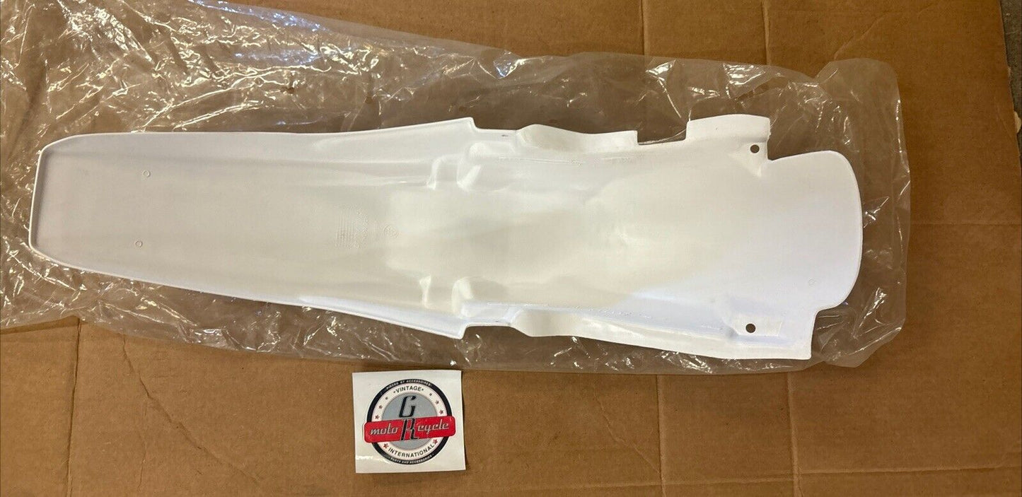 NOS UFO PLAST 1996 - 2001 YZ125 YZ250 REAR FENDER WHITE YA02897-046