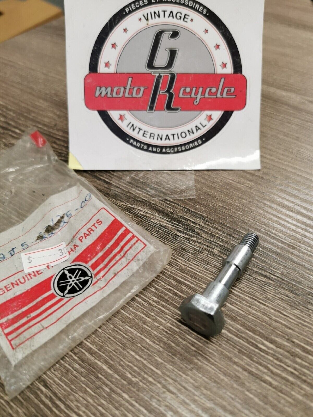NOS YAMAHA Yz80 1978-1980 Rear Swingarm Cushion Bolt 2j5-22125-00 Y57
