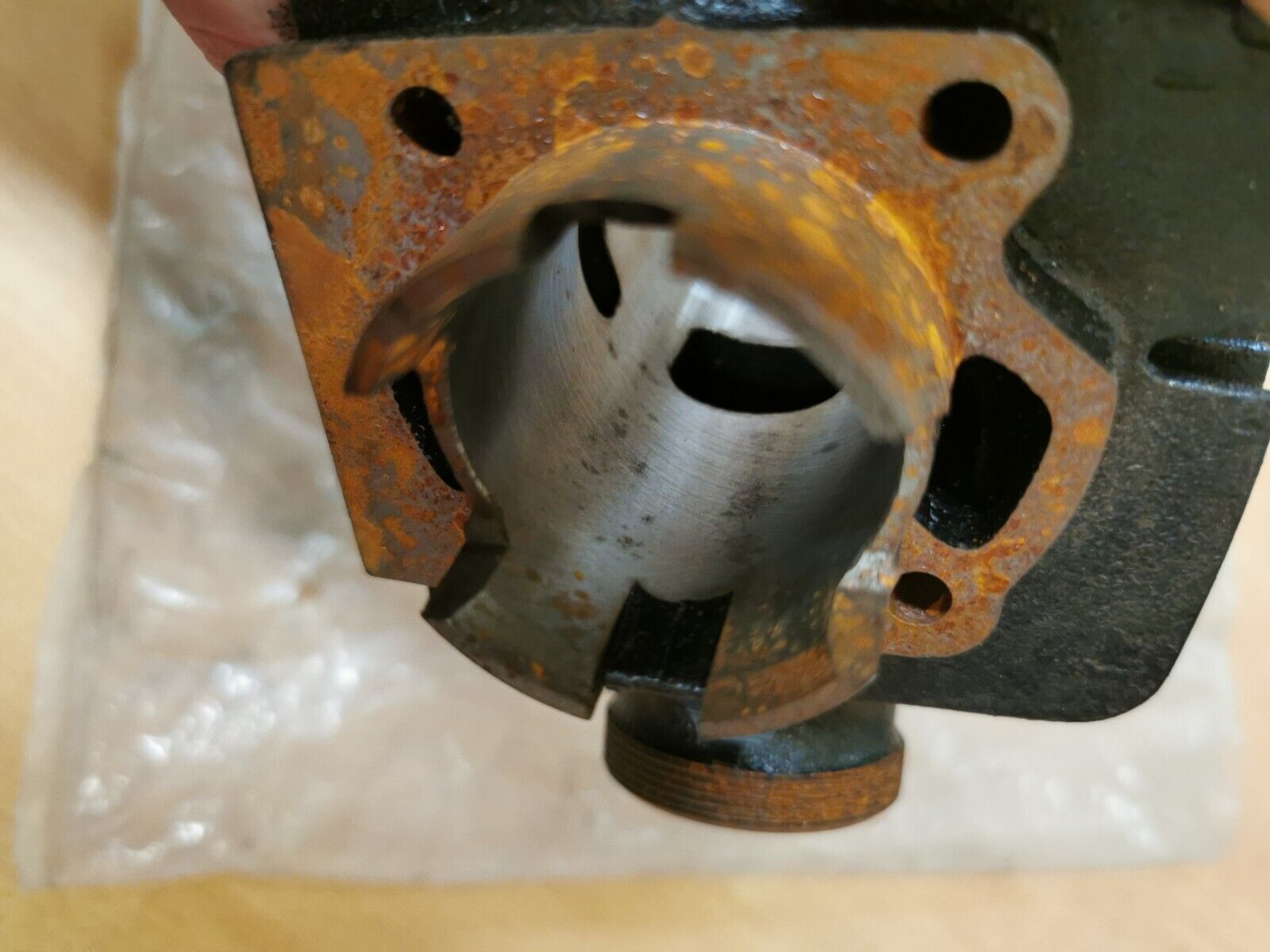 NOS YAMAHA 1966 YL1 - 1967 YL1E  CYLINDER 2  134-11321-01-00 Y38