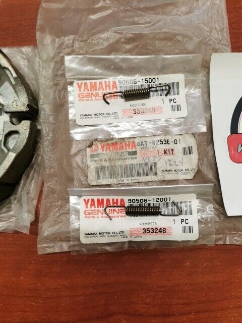 NOS Yamaha 2002 ZUMA YW50P REAR WHEEL BRAKE SHOE KIT 4AT-W253E-01-00 Y102
