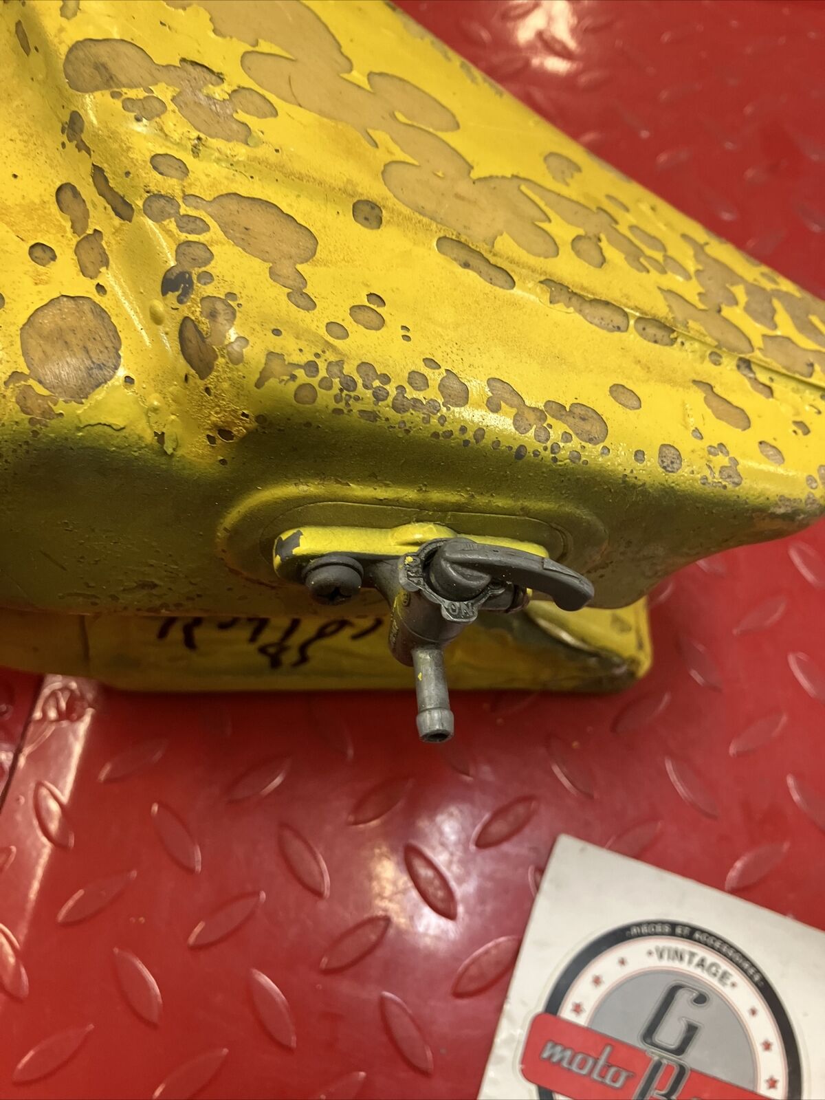 Suzuki RM125 1985 fuel tank gas petrol reservoir 1984 1986