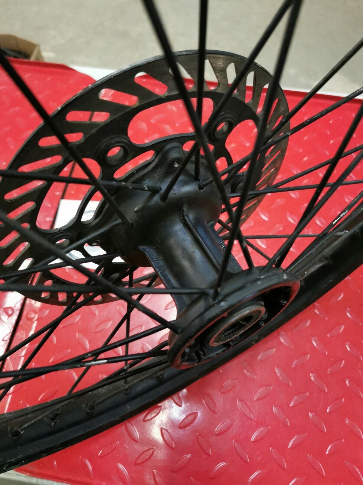 Kawasaki KX125 1999 front wheel hub rim 41034-1300