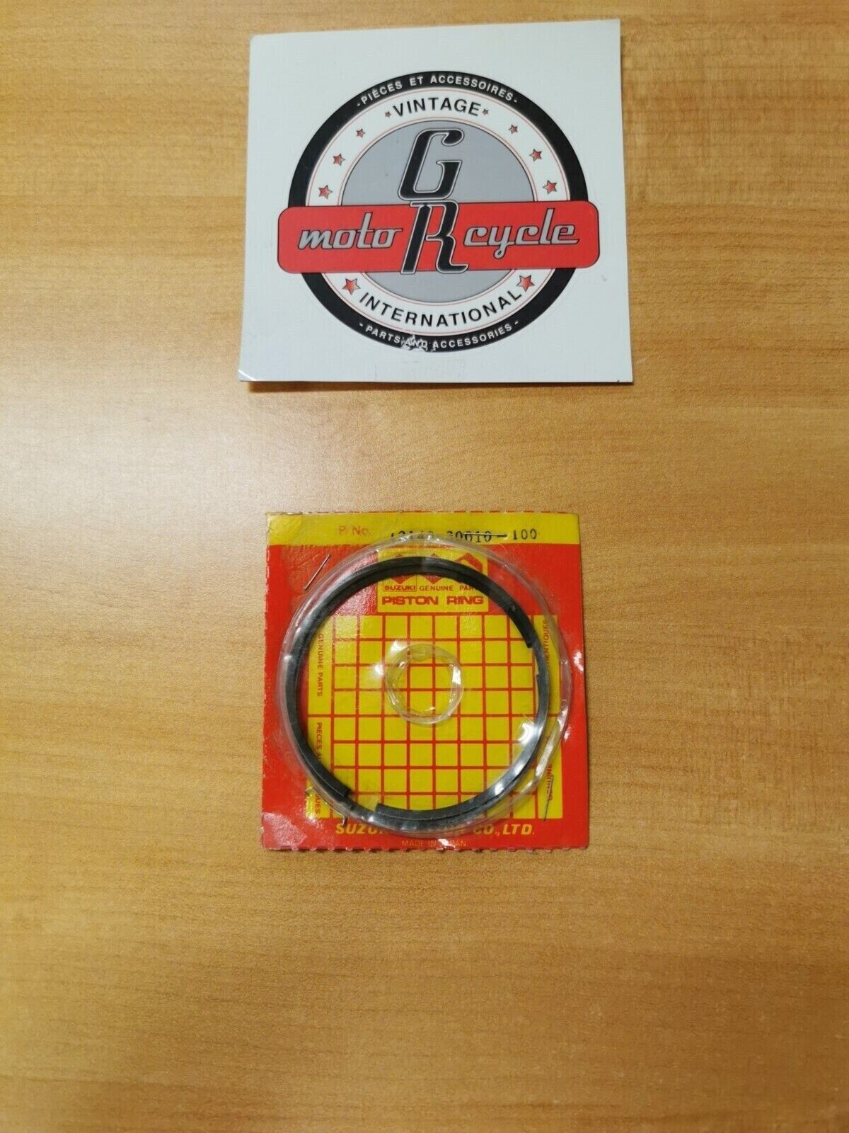NOS SUZUKI TS250  T500 1968 - 1977  PISTON RING SET  12140-30010-100   S8