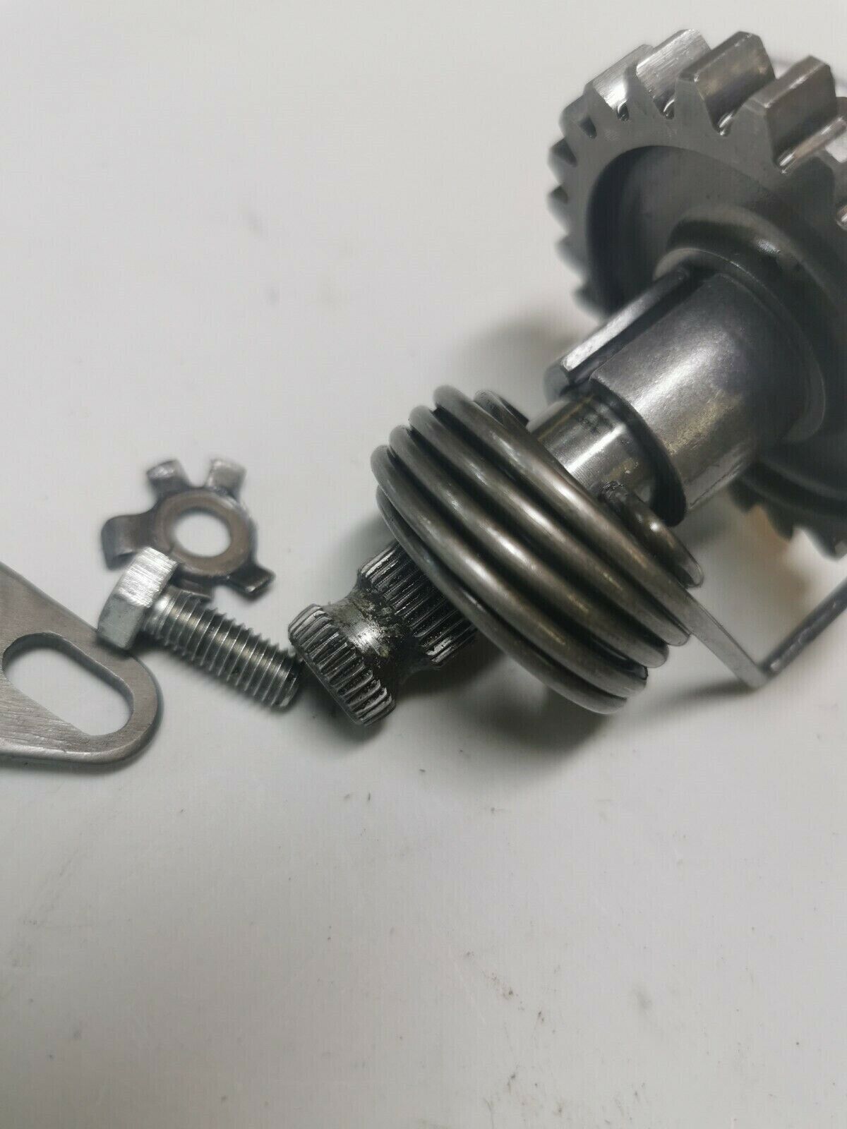 Honda CR80R 1985 kickstarter spindle shaft kick starter 28251-GC4-700