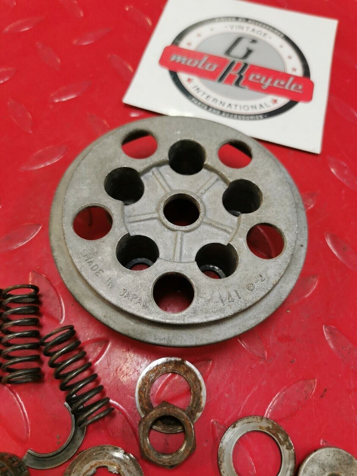 Suzuki RM125 1982 clutch parts pressure plate