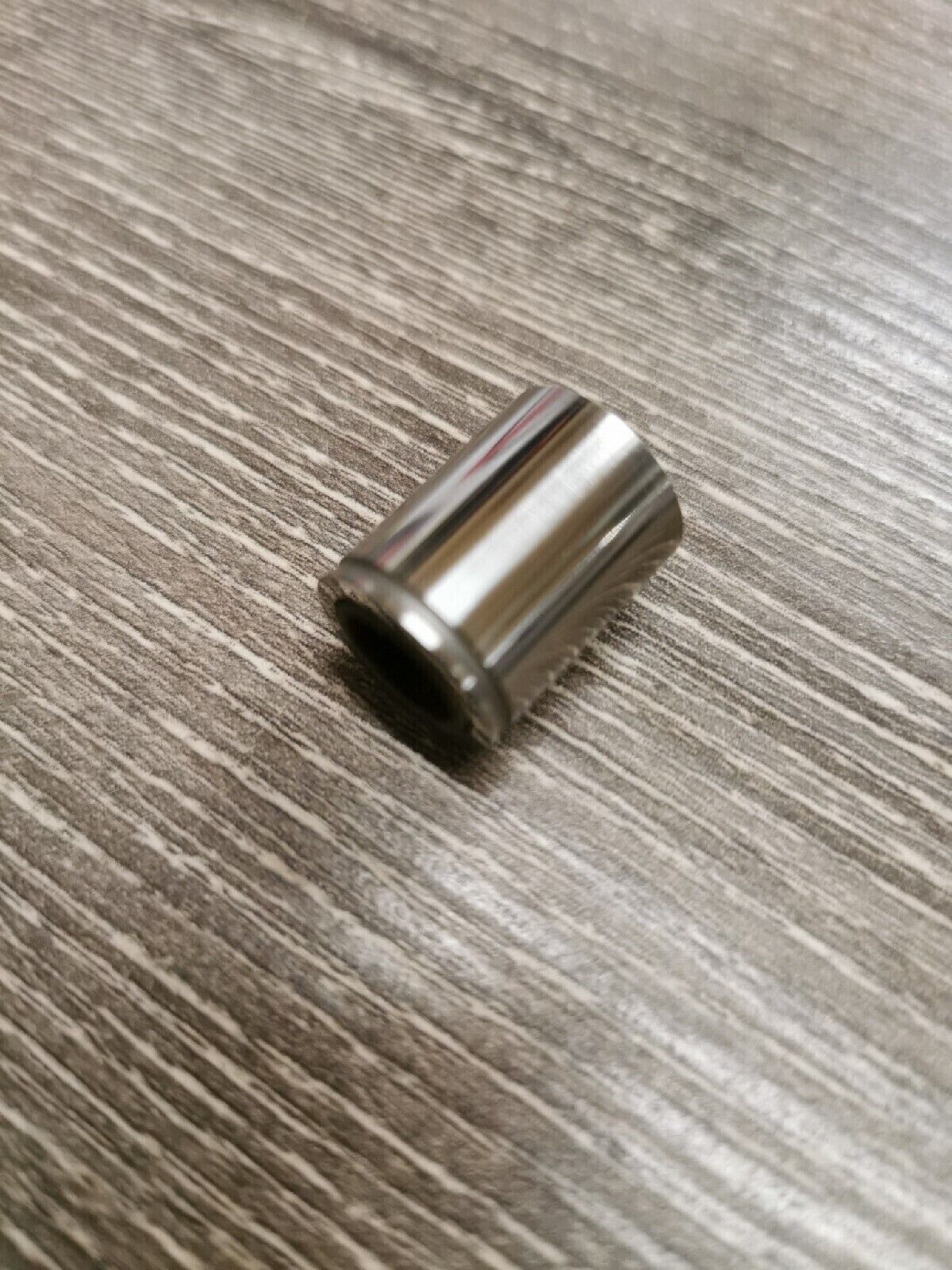 NOS YAMAHA COLLAR  8R9-17645-00 Y57