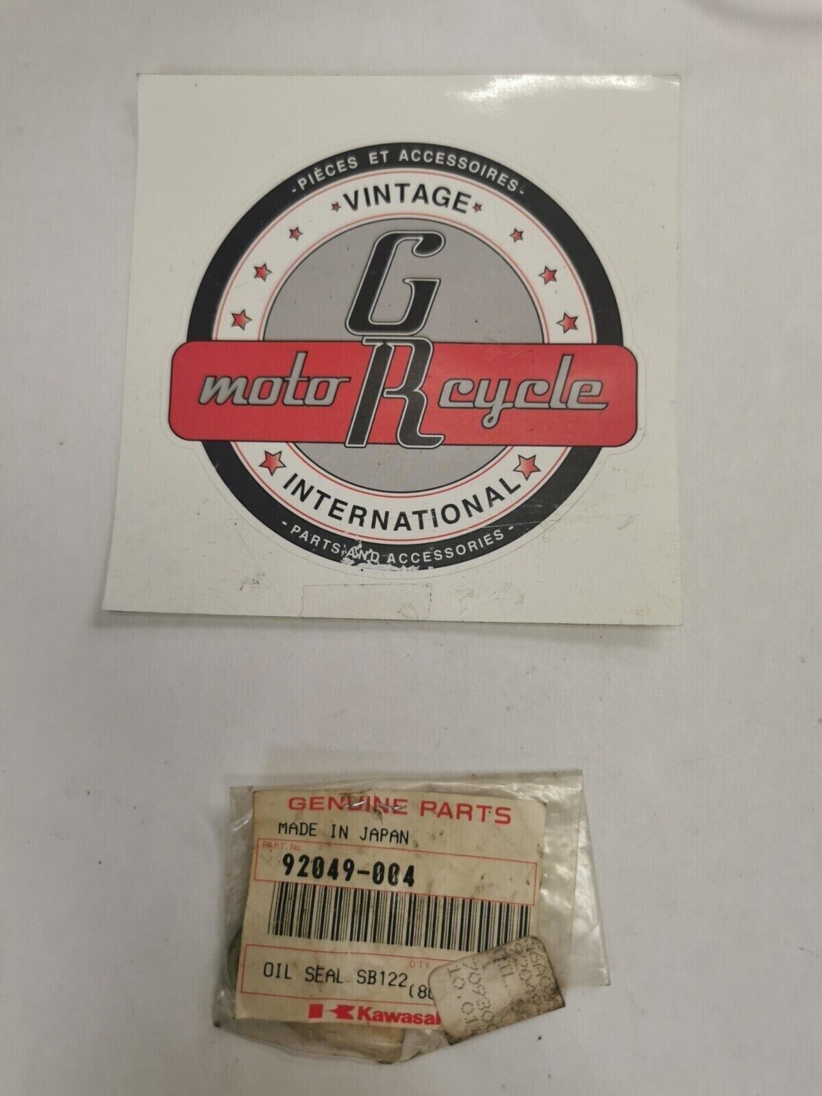 NEW NOS KAWASAKI OIL SEAL 92049-004 K32