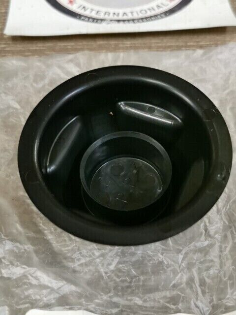 NOS YAMAHA  YFM7FGPHW YFM70KDXJG  YFM7FGZB CAP WHEEL 1HP-F512A-00-00 Y104
