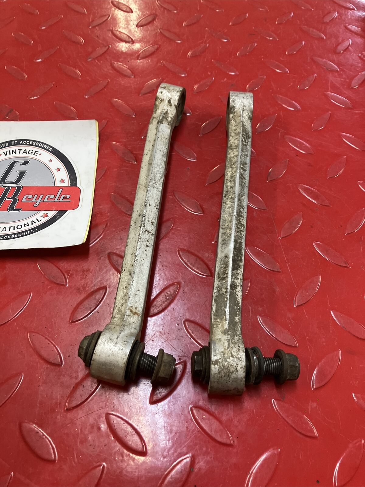 Suzuki RM125 1985 swingarm linkage cushion lever arm rod 1984