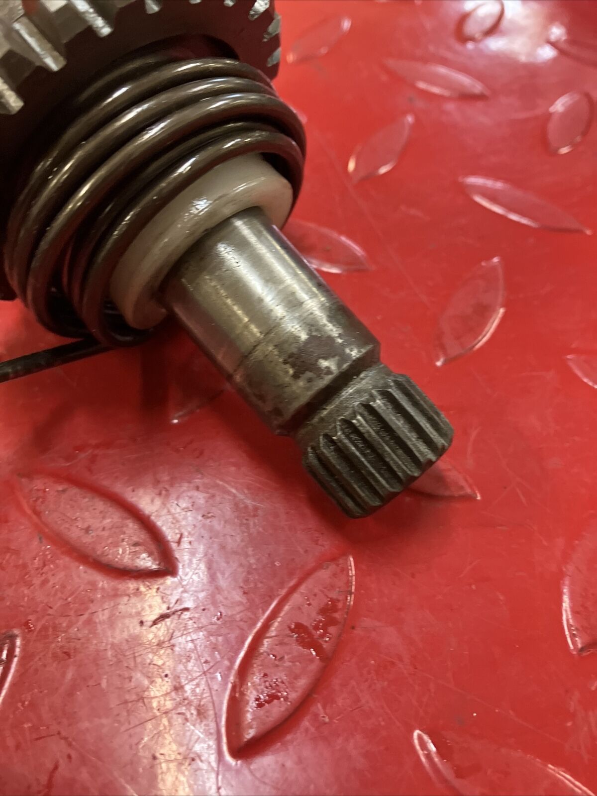 Suzuki RM125 1985 kickstarter kick starter spindle shaft idle gear 1984 2