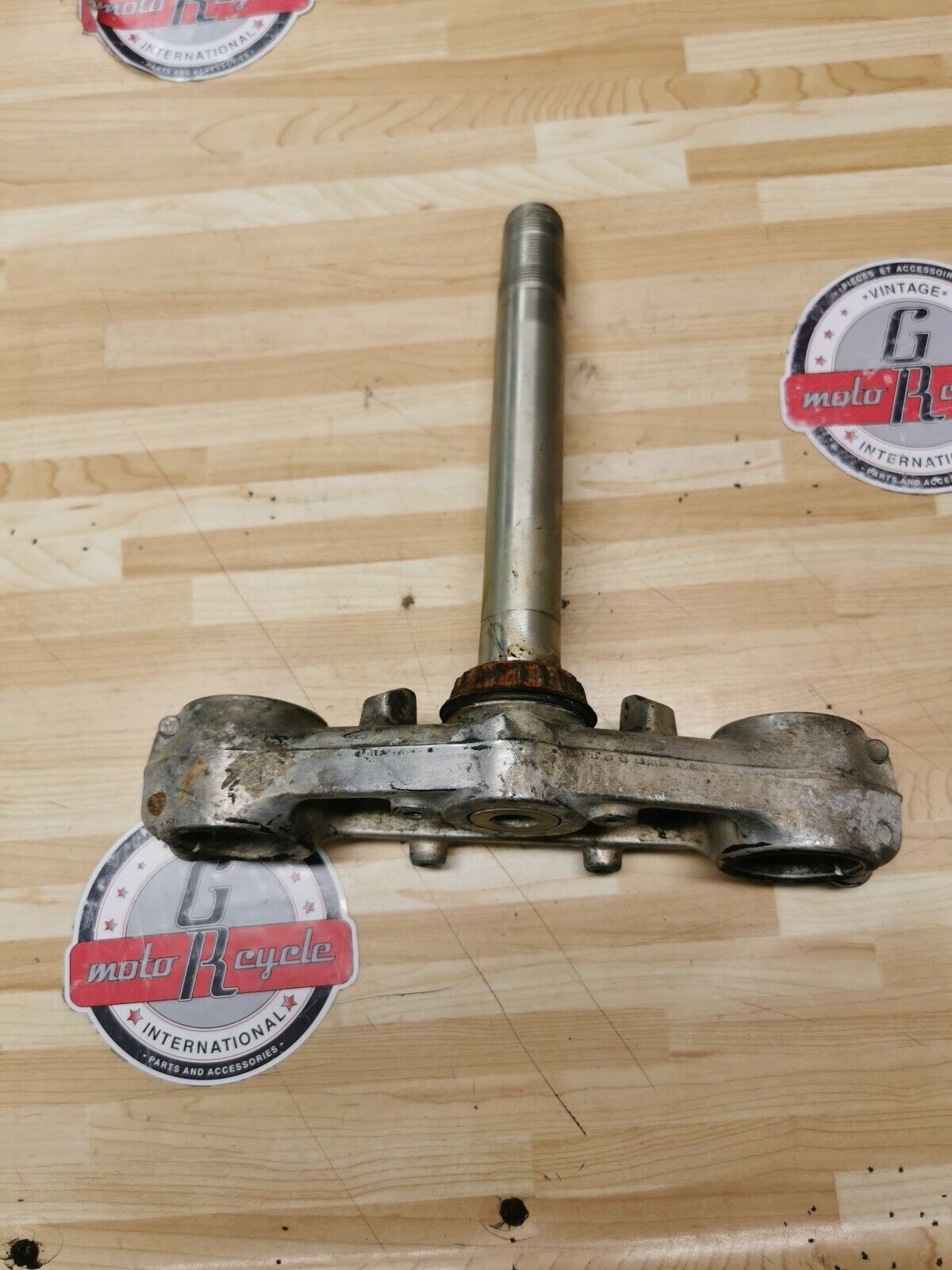 Honda XR200R 1984 steering stem triple tree clamp base 1985