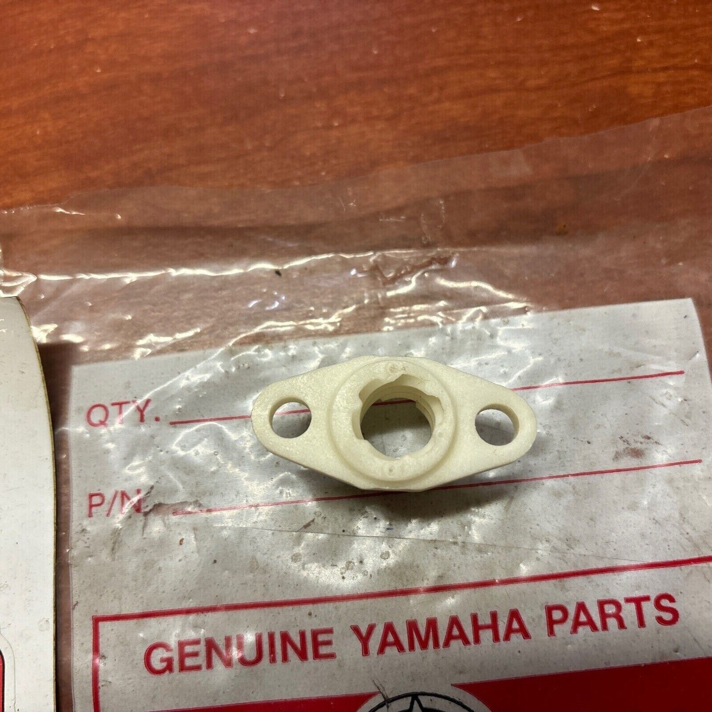 NOS Yamaha AT2 AT3 ATMX PUSH SCREW HOUSING 314-16396-01 SUB 314-16396-00-00 Y173