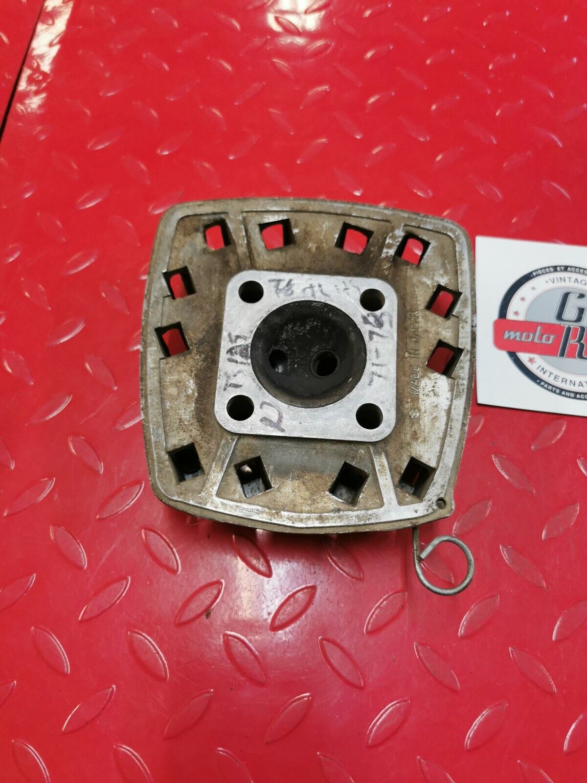 Suzuki TS125 TC125 1971 cylinder head jug barrel cover T 2