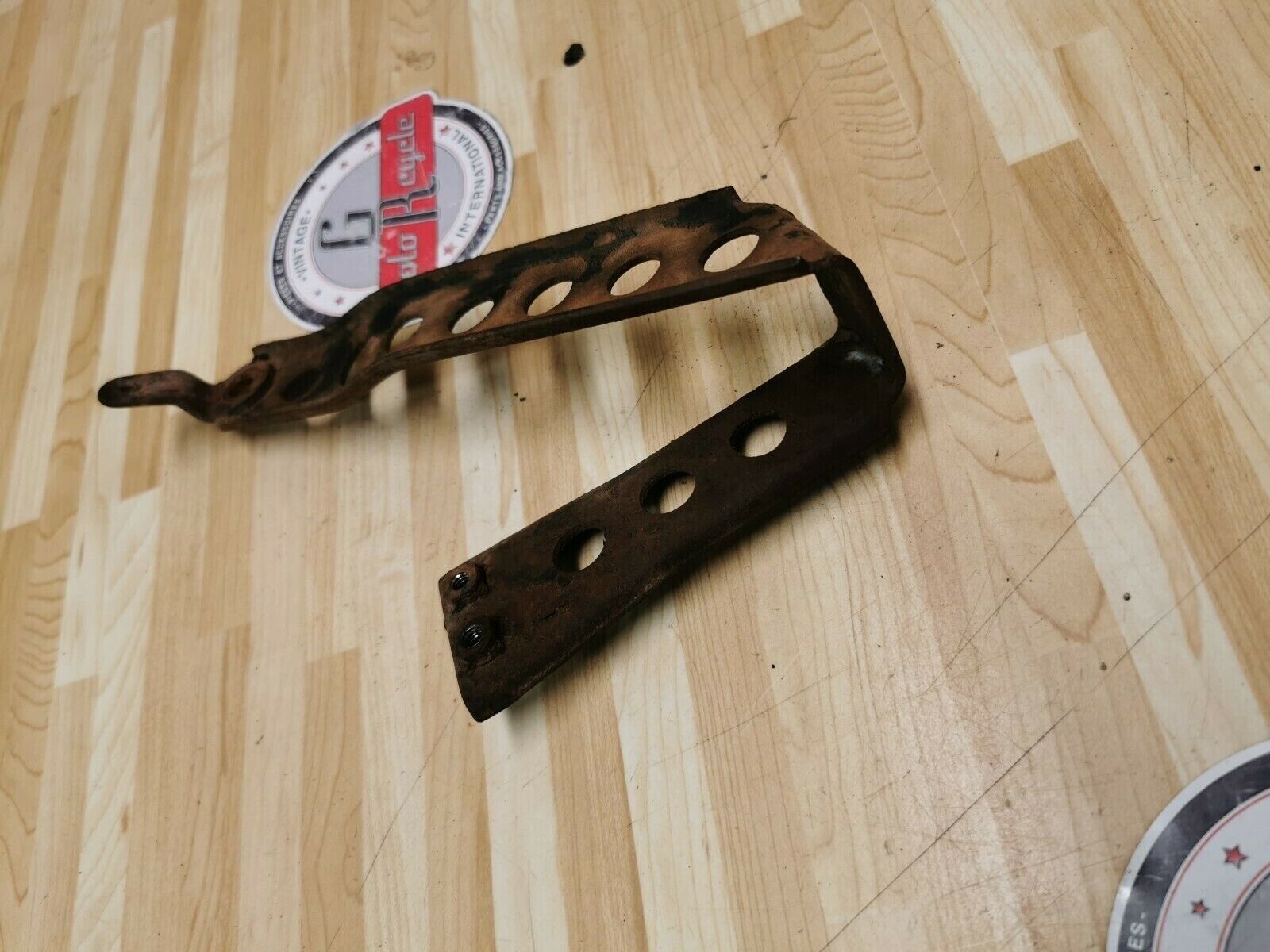 Yamaha DT250 1976 swingarm drive chain guard guide protector