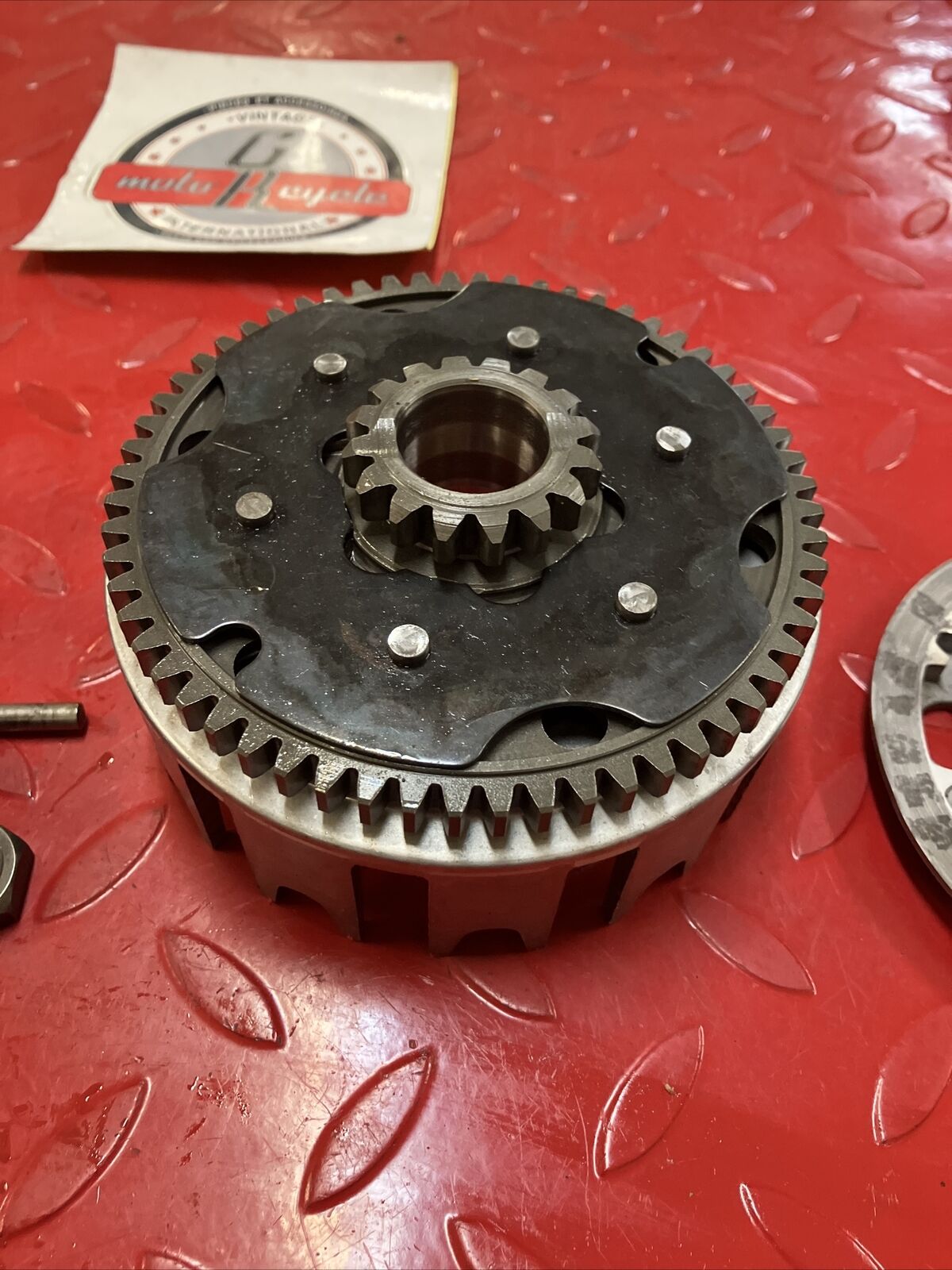 Suzuki RM125 1982 complete clutch basket hub pressure plate