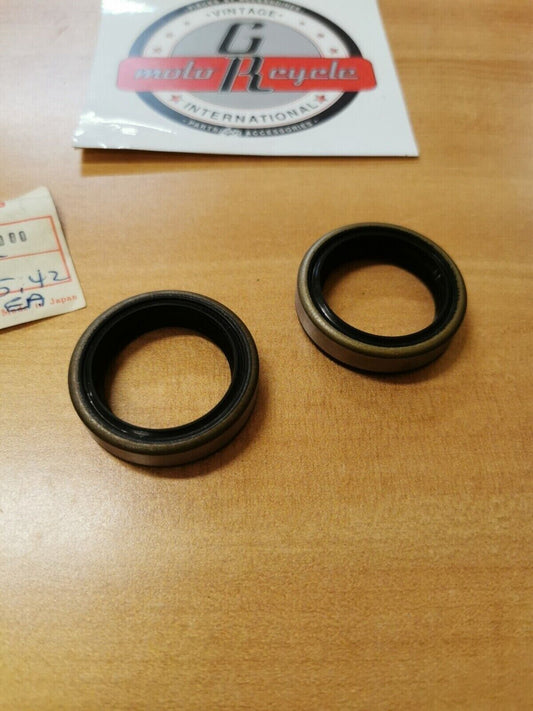 NOS HONDA Cl72 Cl77 Fork Seal Wheel PAIR 91255-273-000 H23