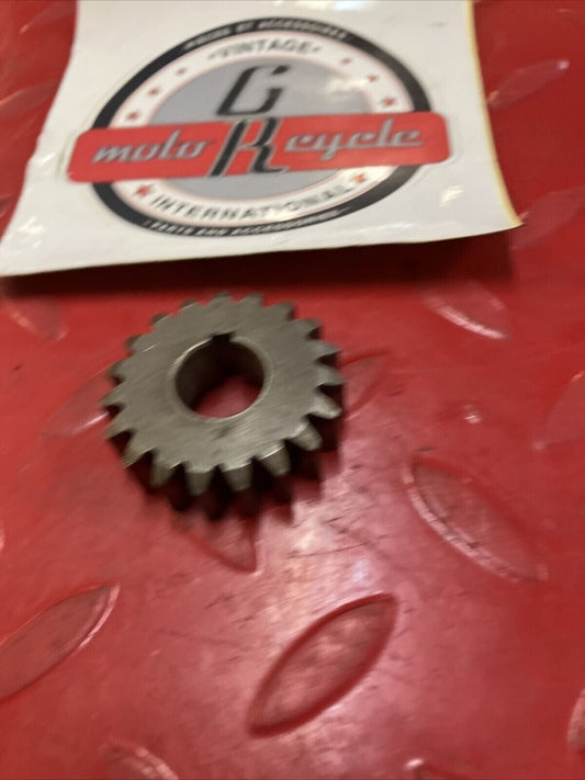 Kawasaki KX125 1983 crankshaft primary drive gear