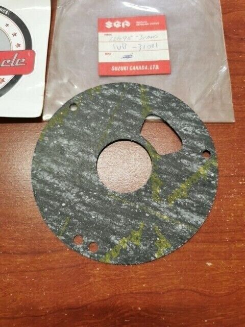 NOS Suzuki CLUTCH RELEASE ADJUSTER CAP GASKET 11495-31000 SUB. 11495-31001 S32