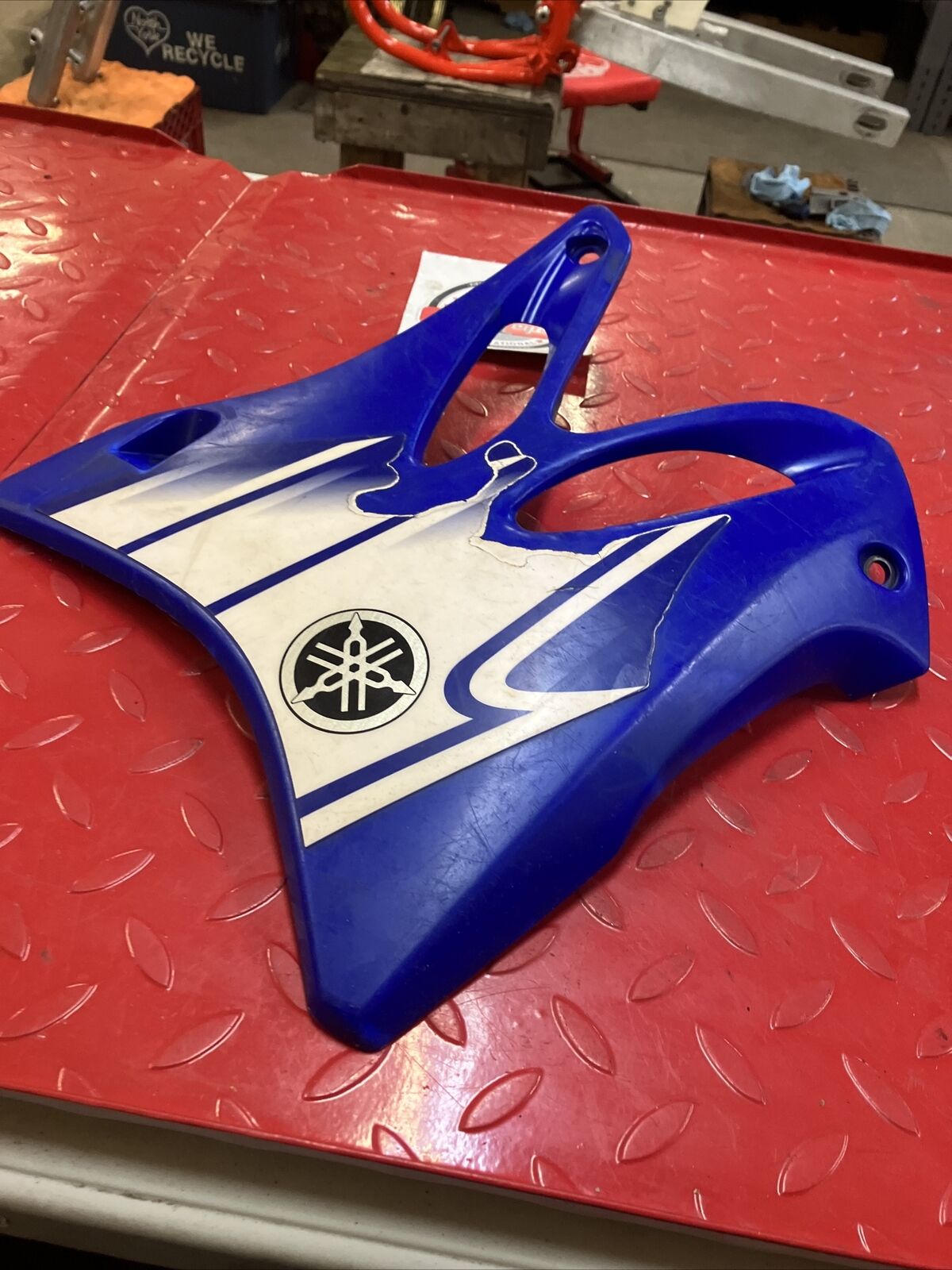 Yamaha YZ125 YZ250 2002 2003 right side fuel tank radiator shroud cover OEM