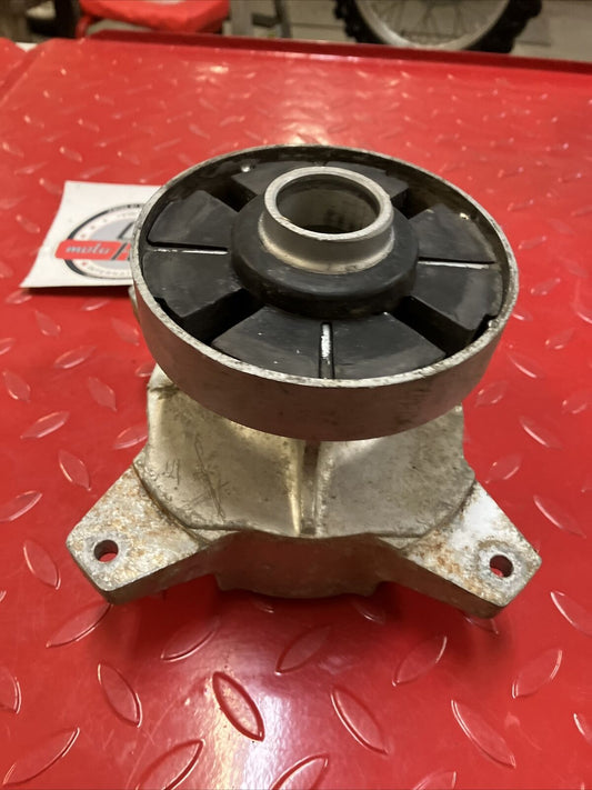 Suzuki RV90 1976 rear wheel hub 1973 - 1977