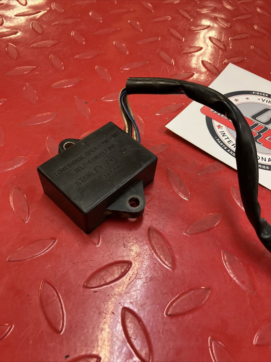 Kawasaki VN750 1986 Vulcan 750 turn signal flasher blinker operatio switch relay