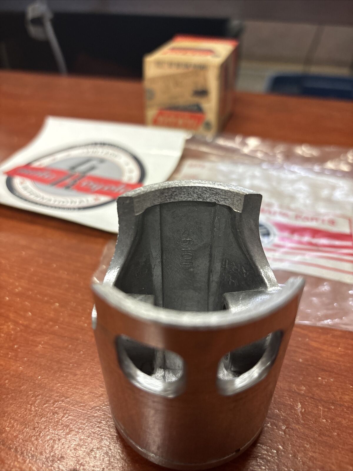 NOS Yamaha 1973 1974 1975 RD250 PISTON STD 361-11631-00-98 SUB 361-11631-03 Y175