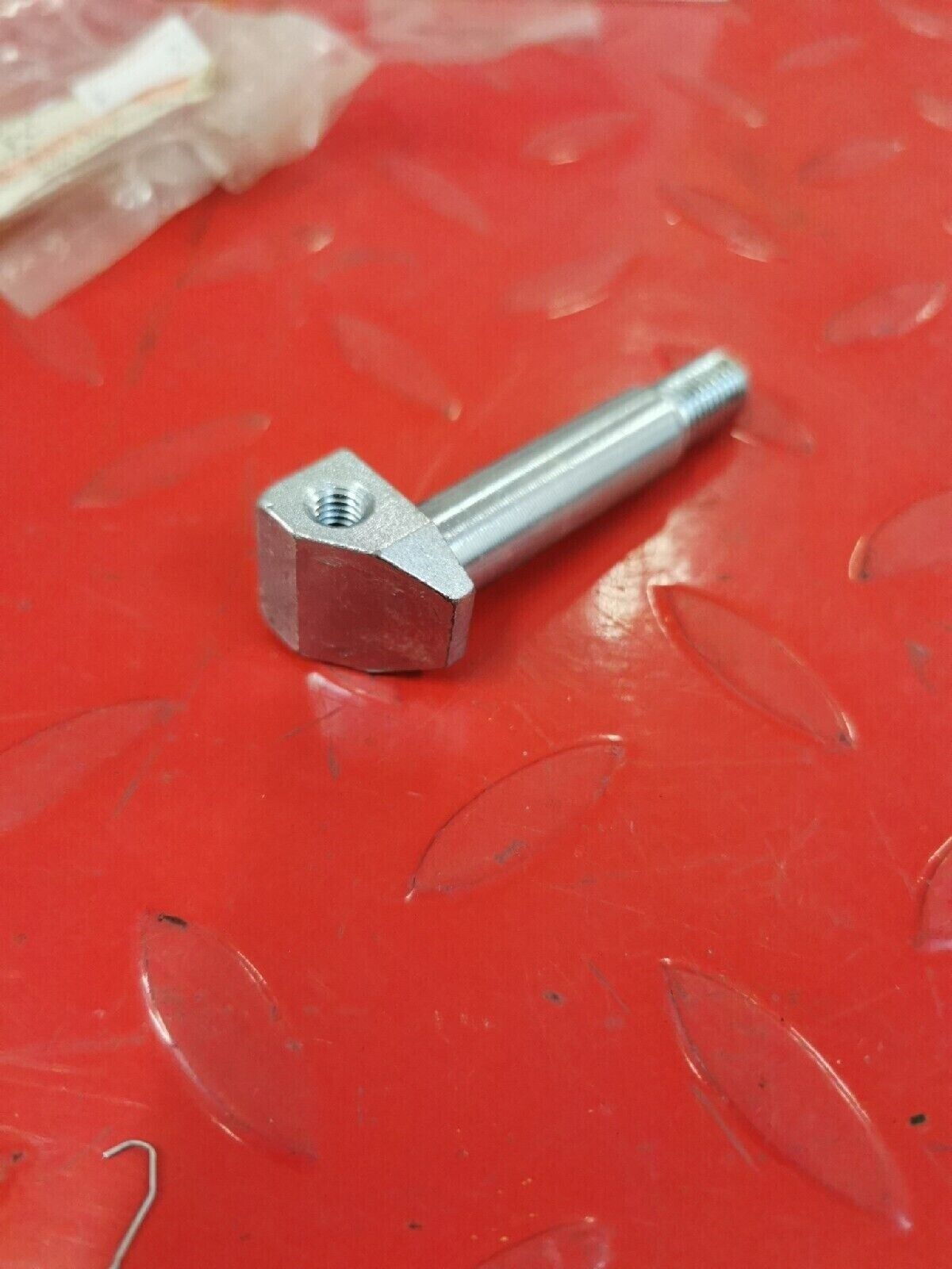 NOS YAMAHA 1984  XVZ1200  STAND FOOTREST 90109-10722-00  Y52