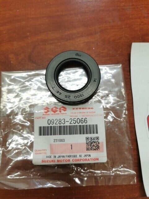 NEW NOS Suzuki DS100 GP100 PE175 OIL SEAL (25X44X7) 09283-25066 S33