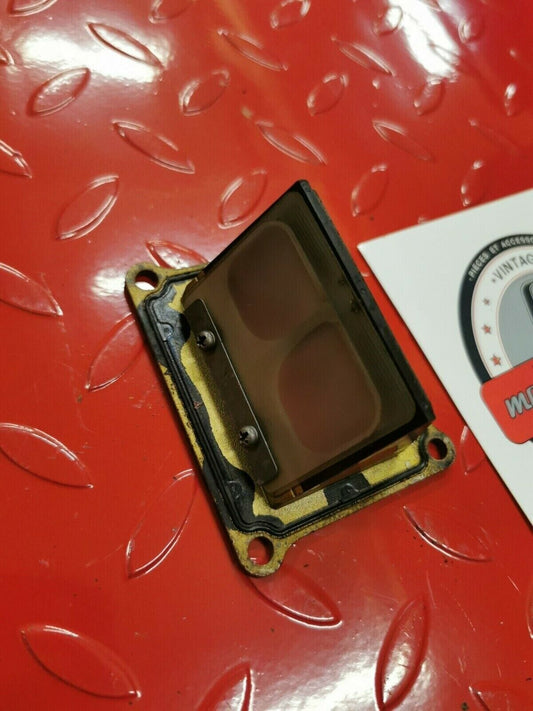 Suzuki RM125 1991 reed valve cage block