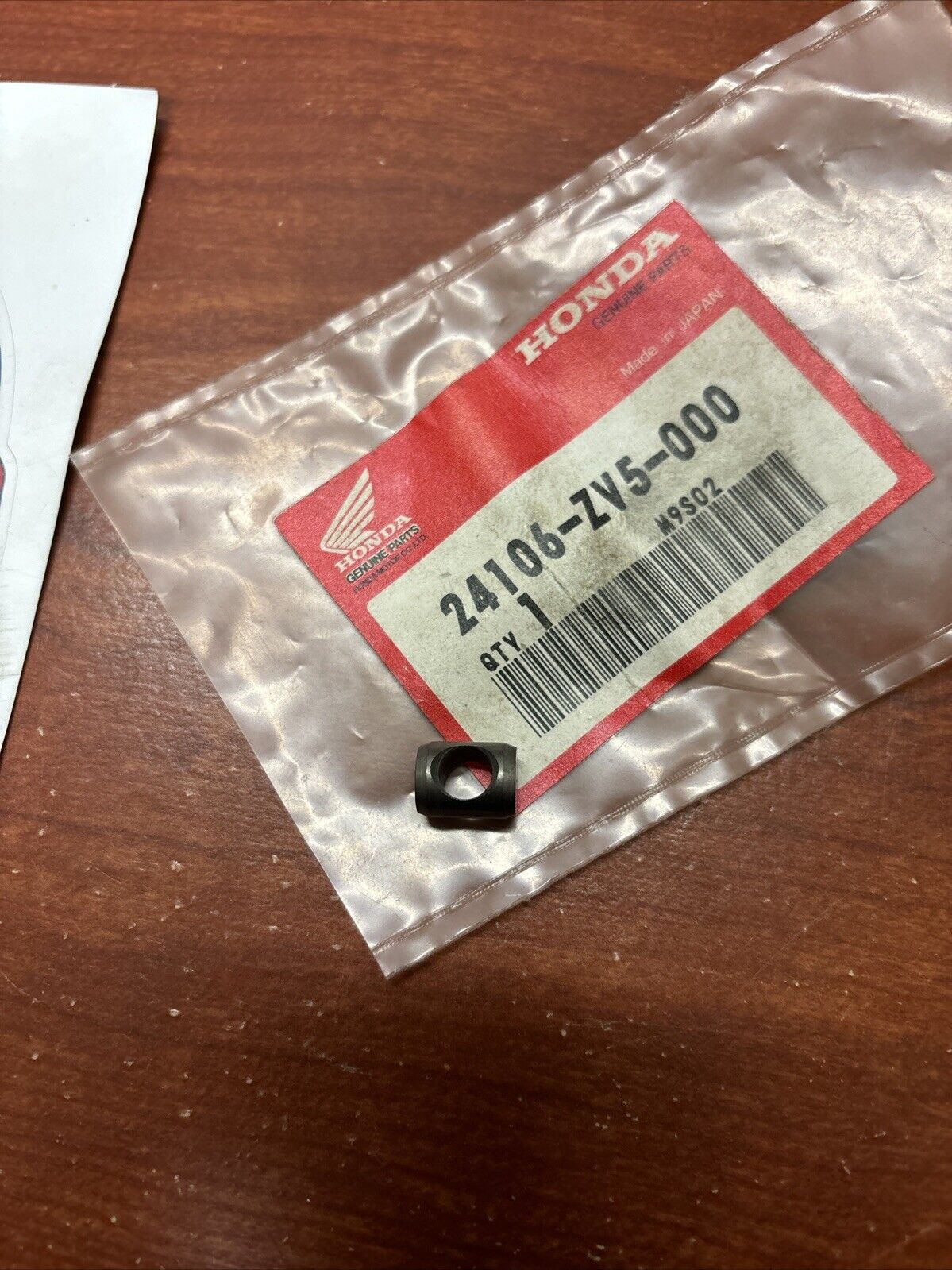 NOS Honda BF25 BF30 BF35 BF40 BF45 BF50 SHIFTER PIN HOLDER 24106-ZV5-000 H180