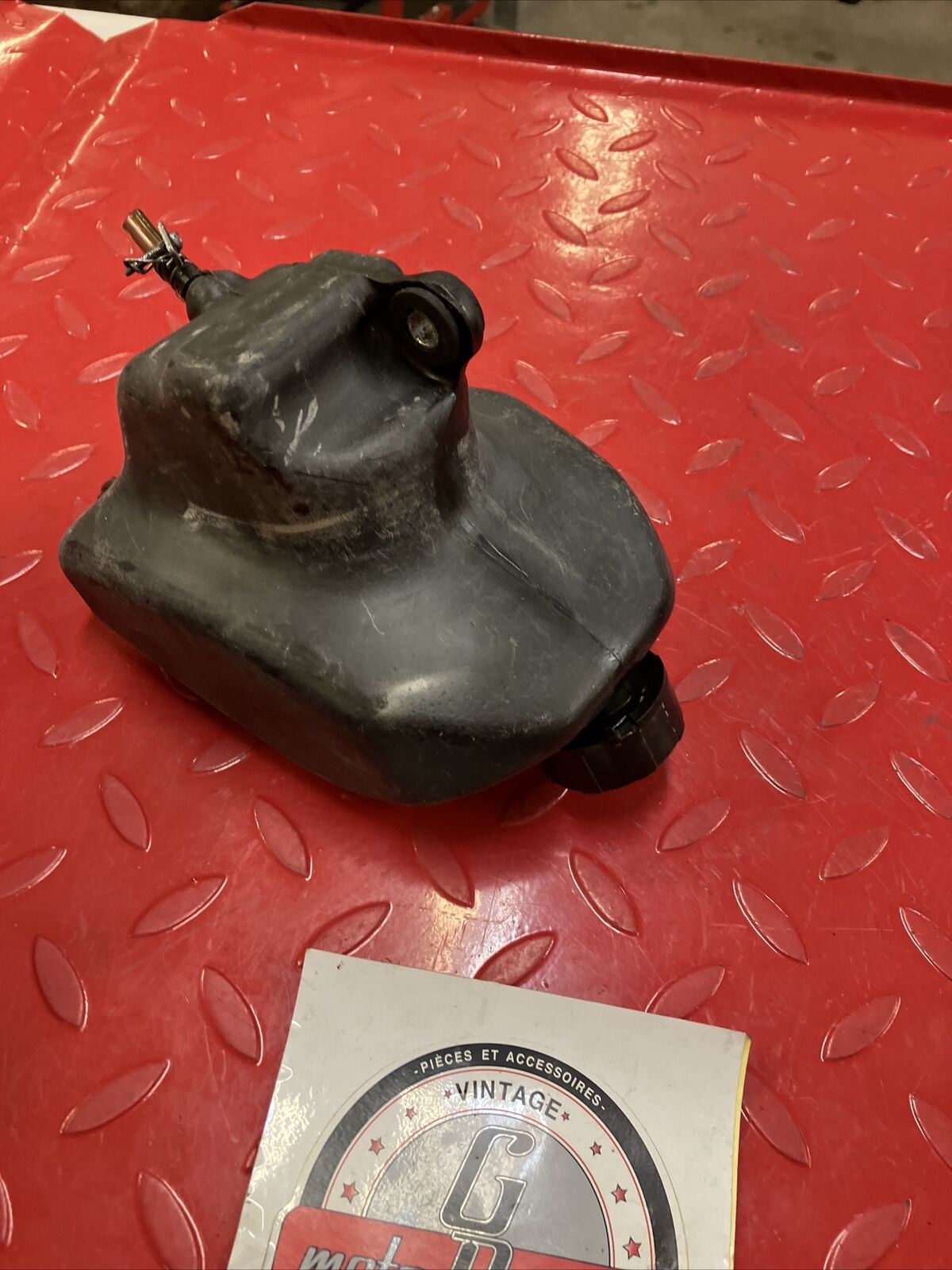 Suzuki RV90 1976 oil tank reservoir