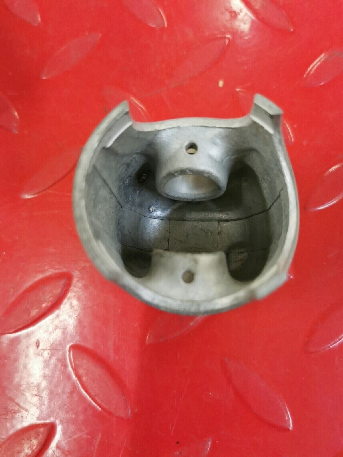 NOS YAMAHA  YZ80 1981  PISTON  3RD O/S 0.75   5X2-11637-01-00 Y50